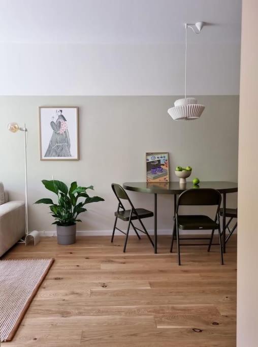 Apartment Zwirn, Free Parking, 24/7 Access Bratislava Exterior photo